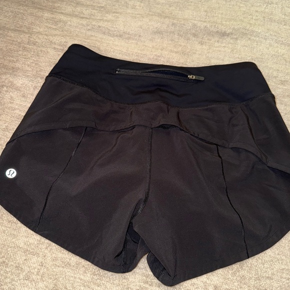 Lululemon Speed Up Shorts - MR - Picture 3 of 3